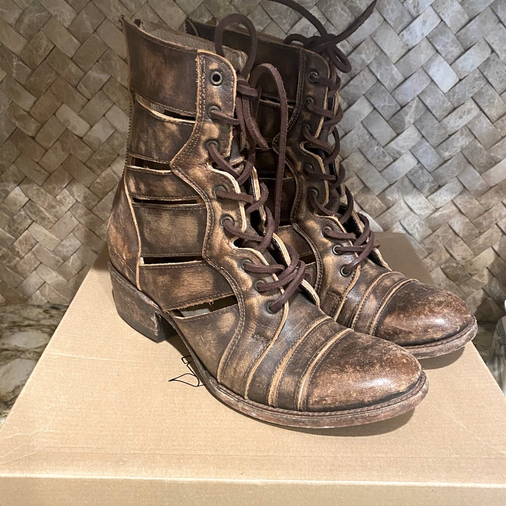 Freebird Heven - Heaven size 9. A rare find!